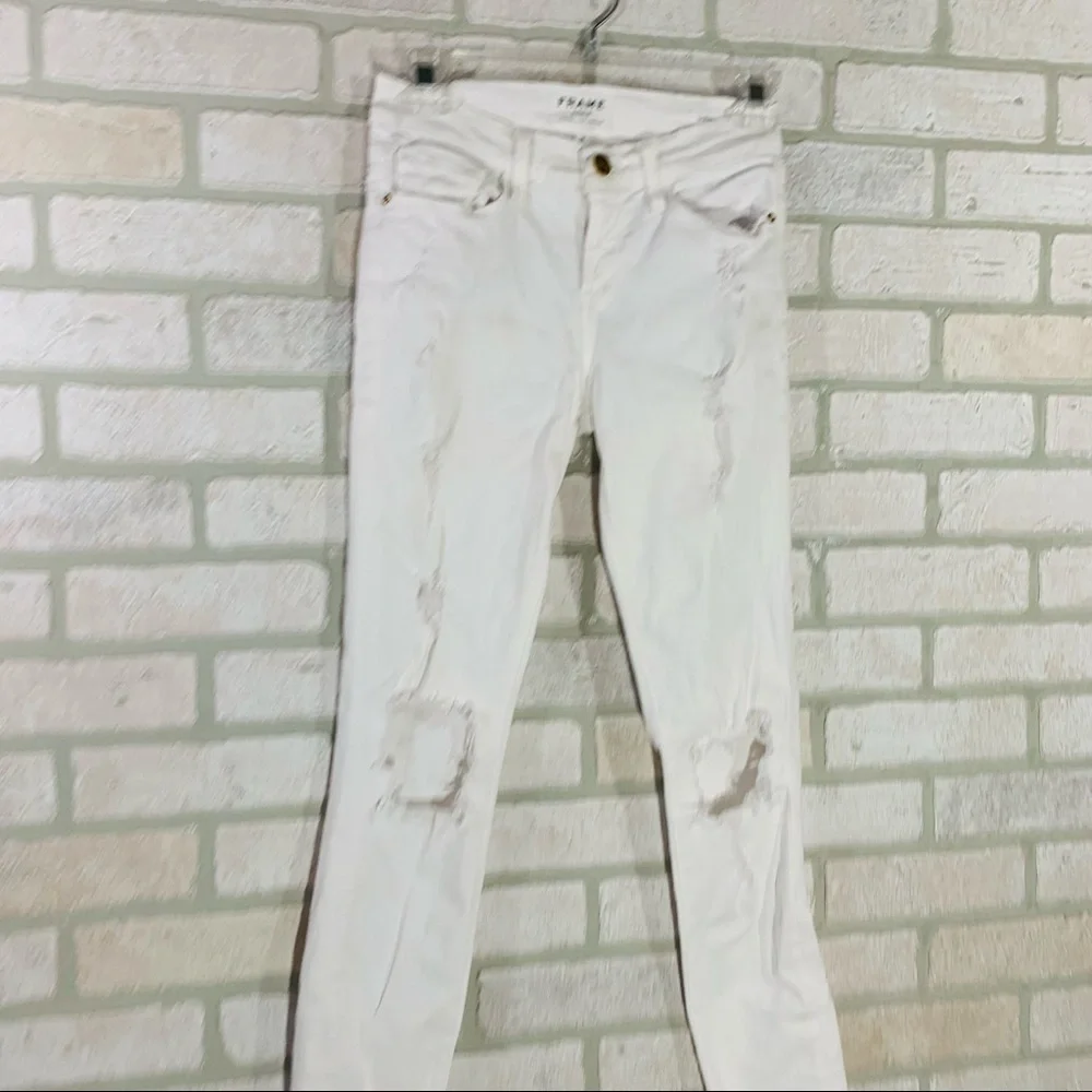 Frame Le Skinny de Jeanne Jeans in Blanc Distressed Size 26